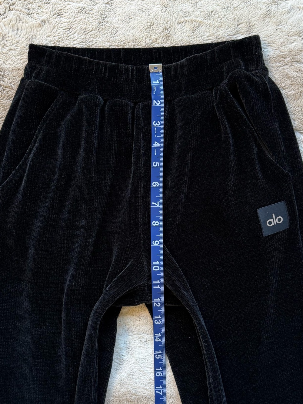ALO YOGA Chenille High-Waist Wide Leg Chalet Pants in Black Size XXS - Picture 6 of 9